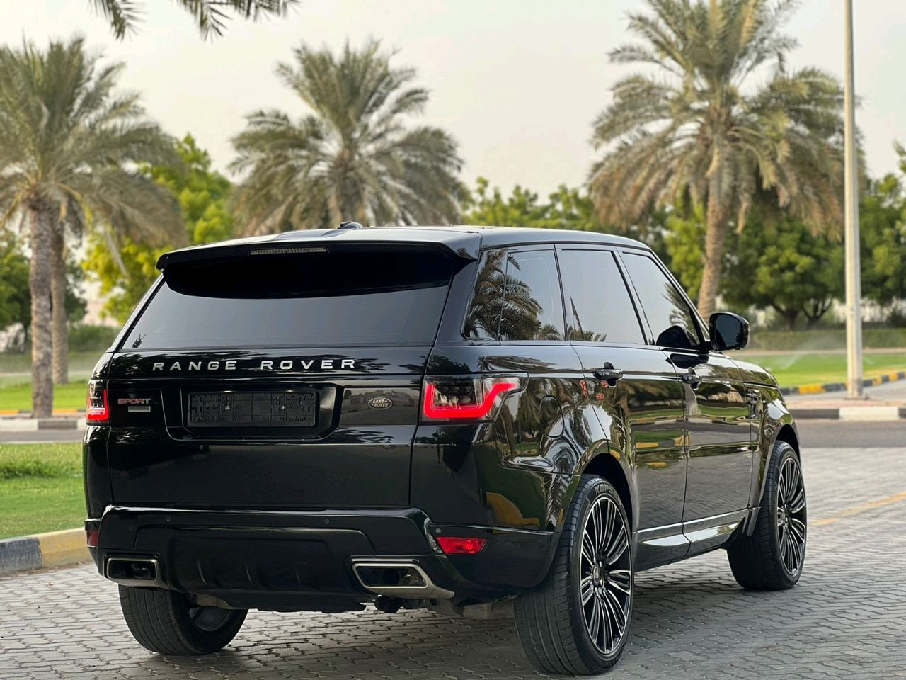 Range Rover Sport - Image 9