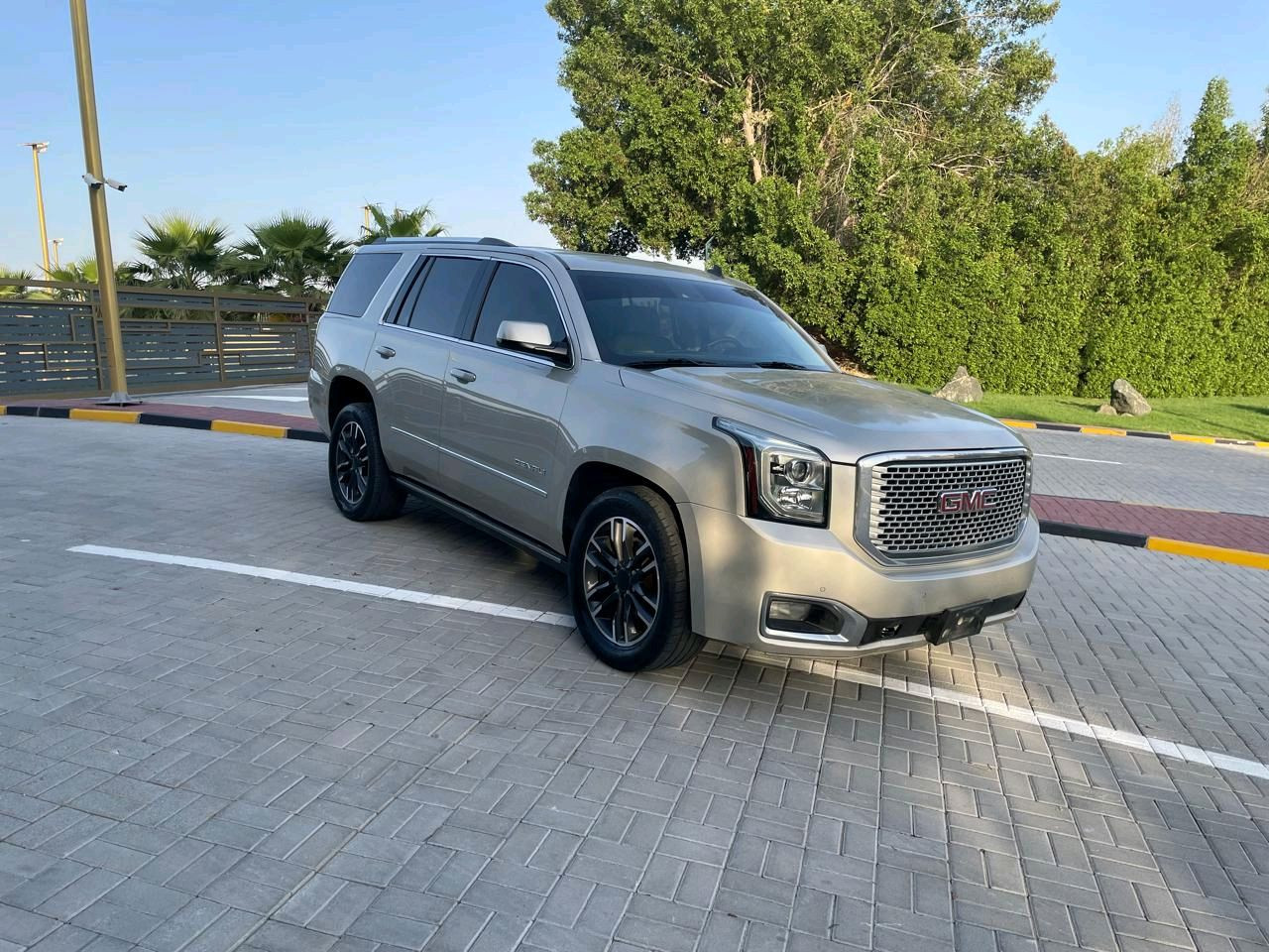 GMC Denali - Image 5
