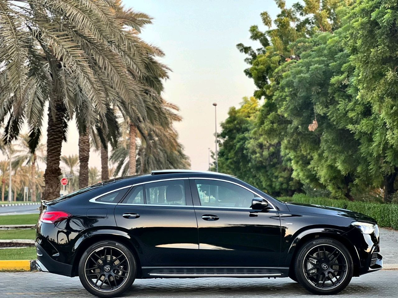 Mercedes Benz GLE SUV - Image 5