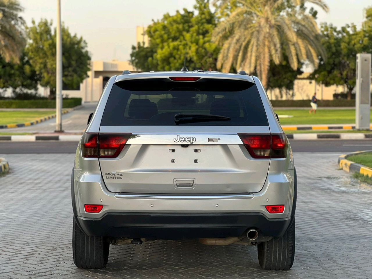 Jeep Grand Cherokee - Image 5