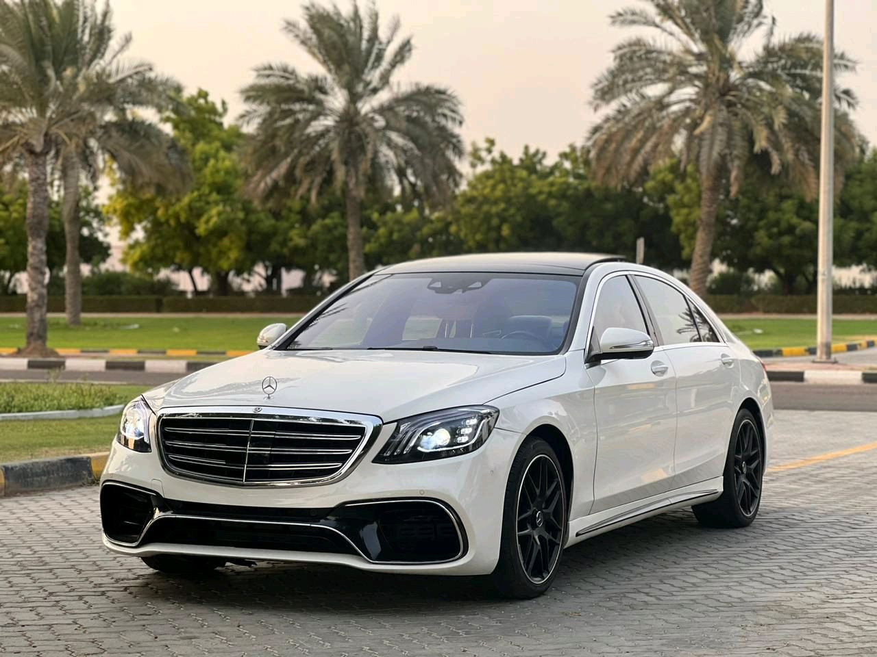 Mercedes Benz S-Class - Image 11