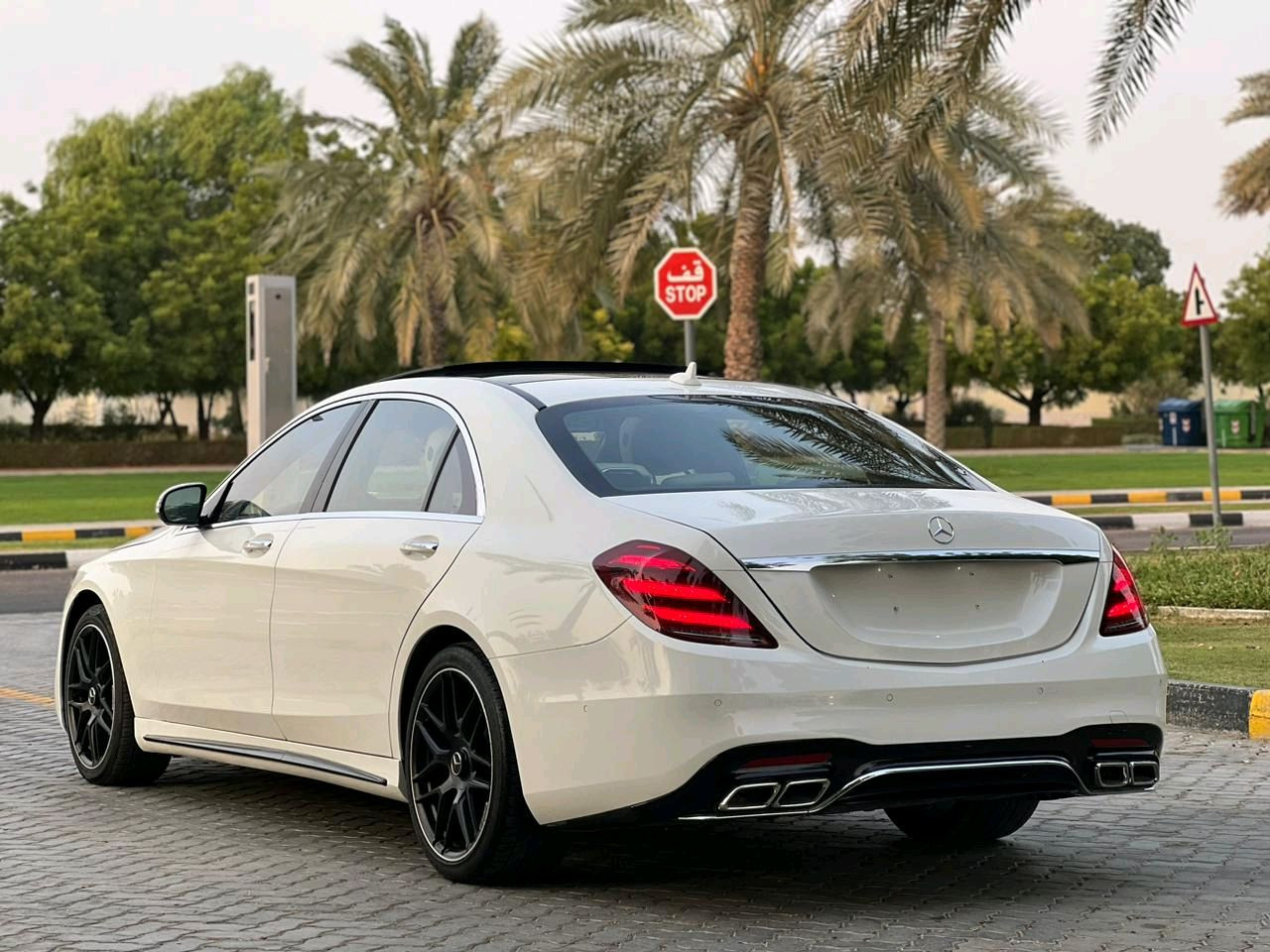 Mercedes Benz S-Class - Image 9
