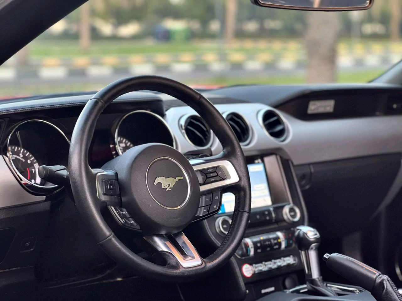Ford Mustang - Image 8