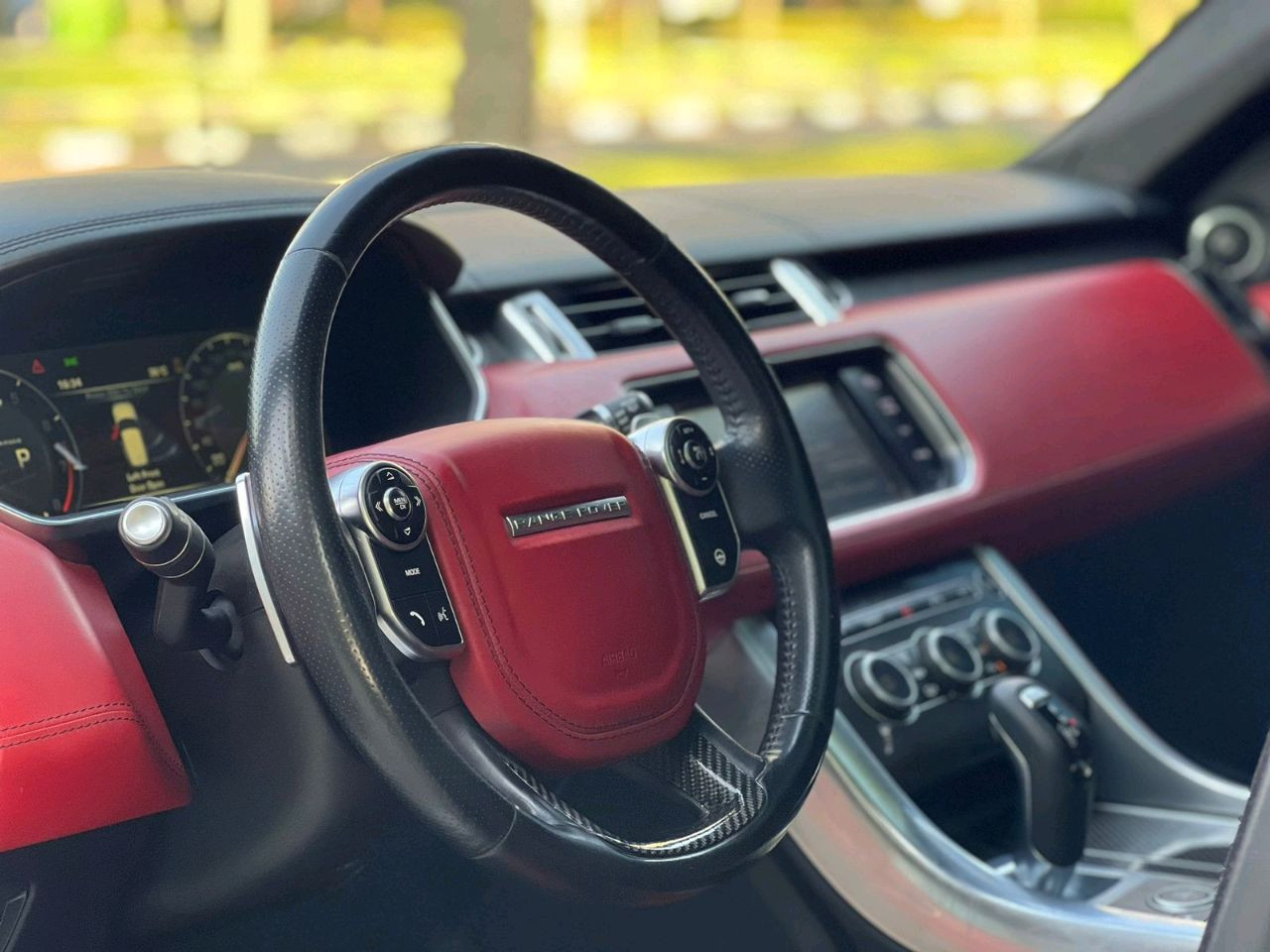 Range Rover Sport SVR - Image 2
