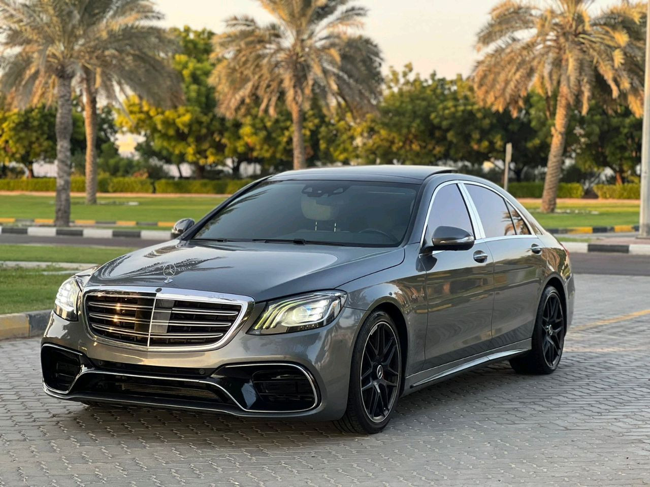 Mercedes Benz S-Class - Image 3
