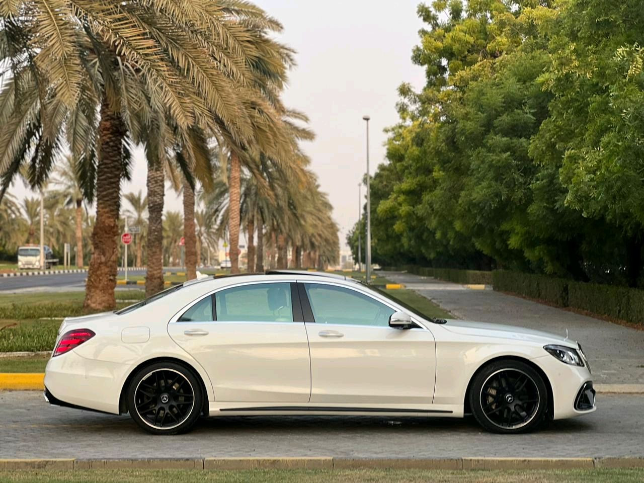 Mercedes Benz S-Class - Image 5