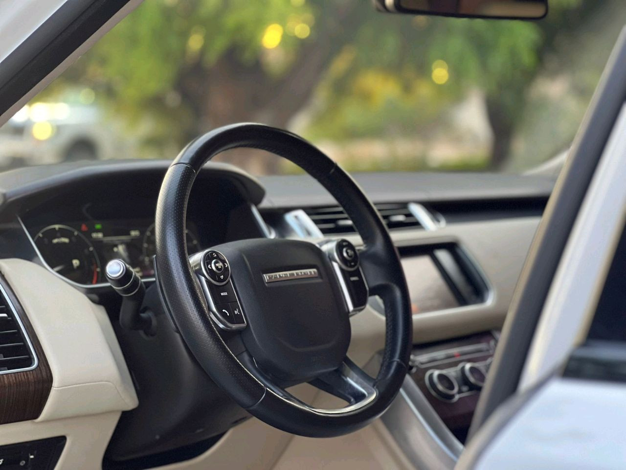 Range Rover Sport SVR - Image 9