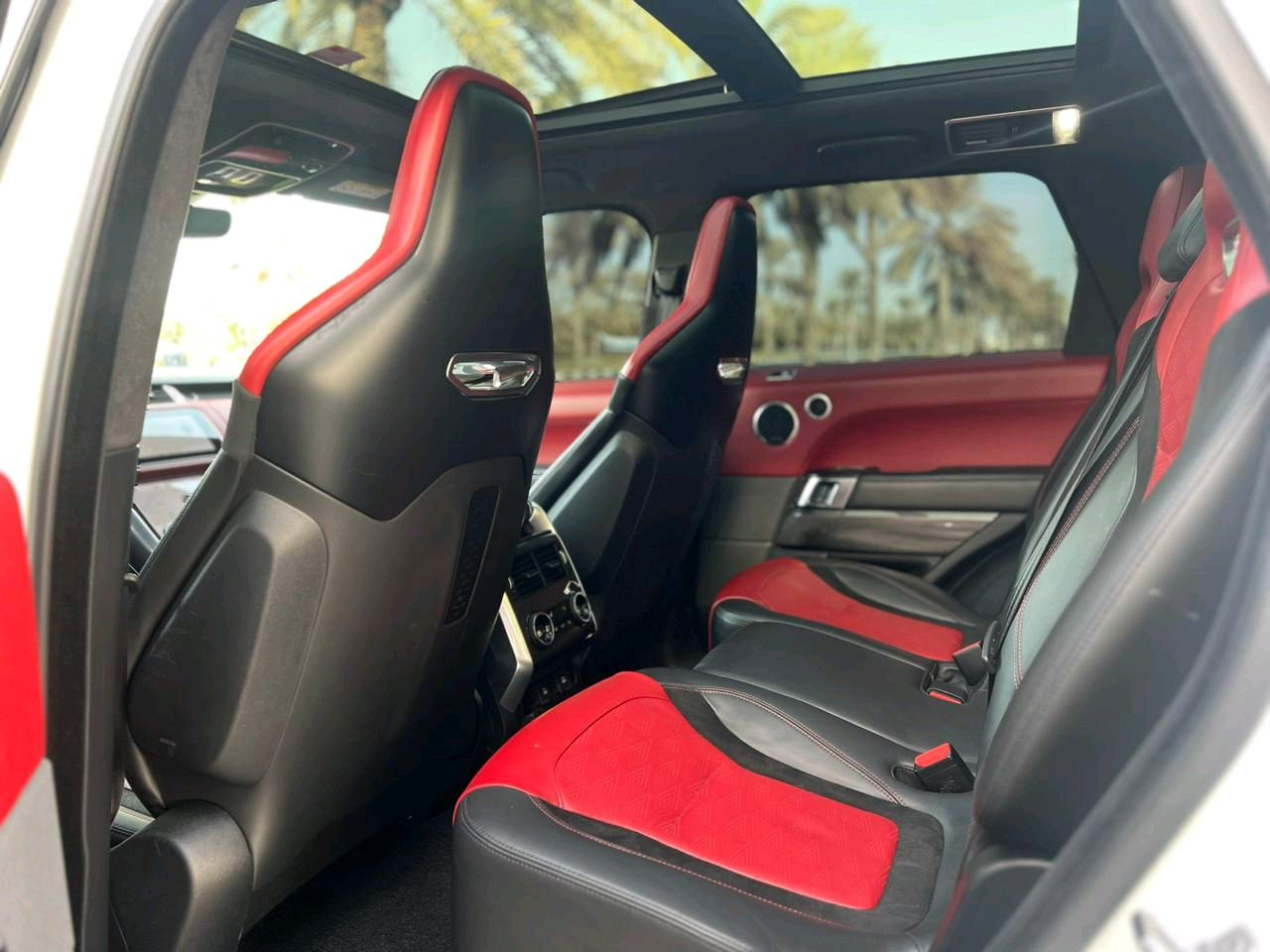 Range Rover Sport - Image 12