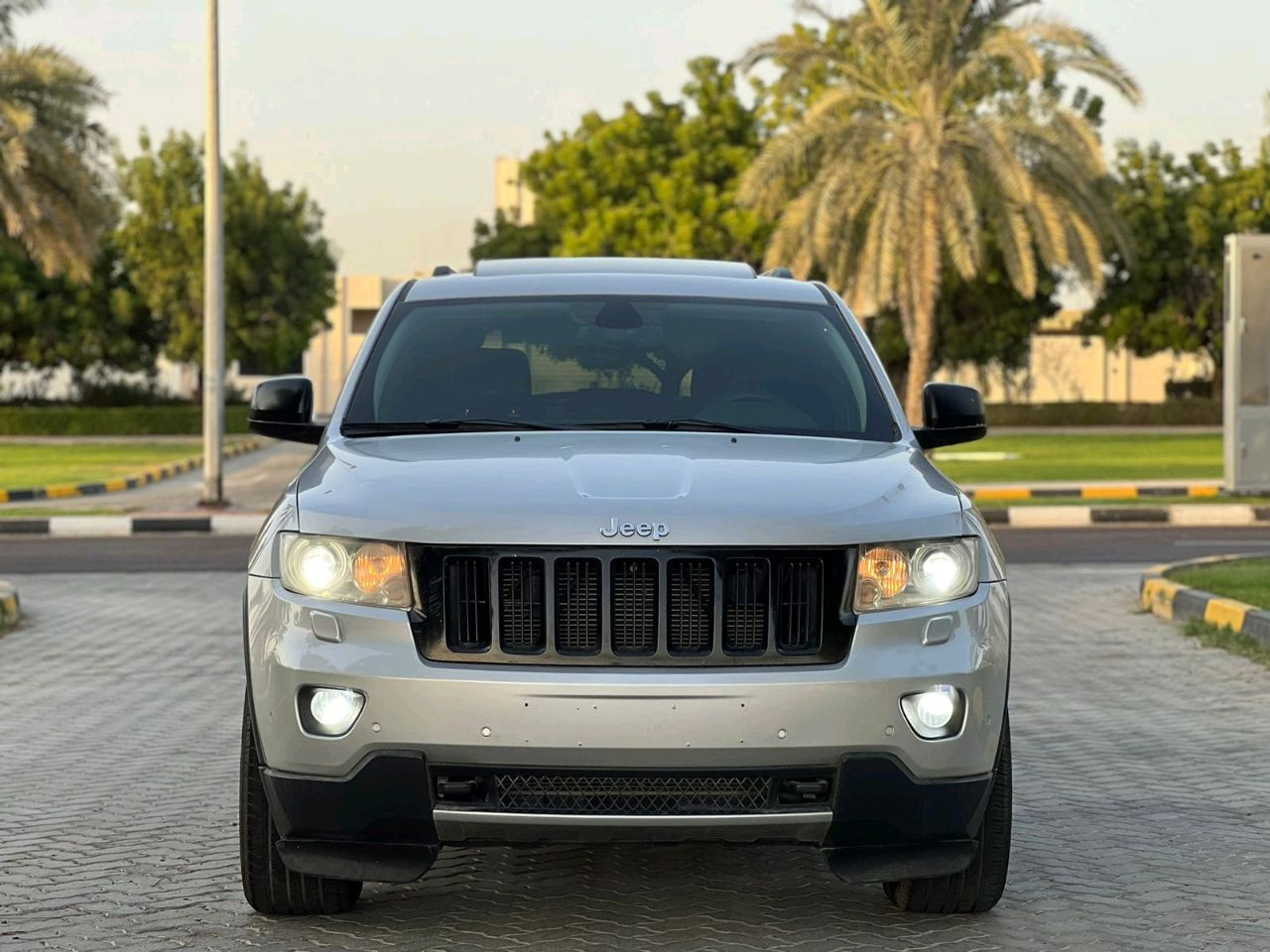 Jeep Grand Cherokee - Image 3