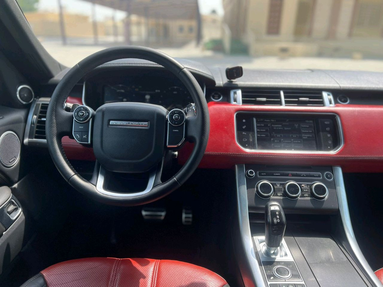 Range Rover Sport - Image 11