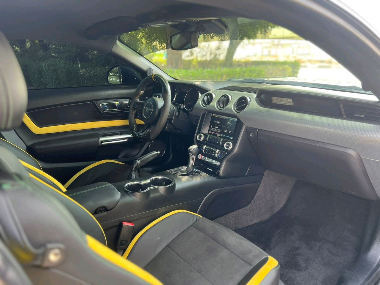 Ford GT - Image 12