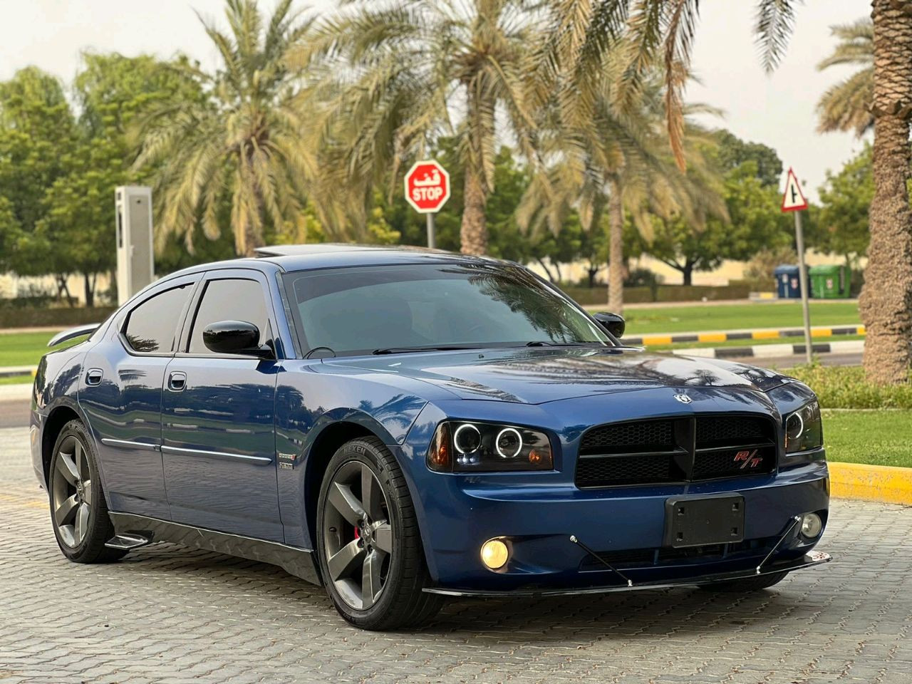 Dodge Charger - Image 9