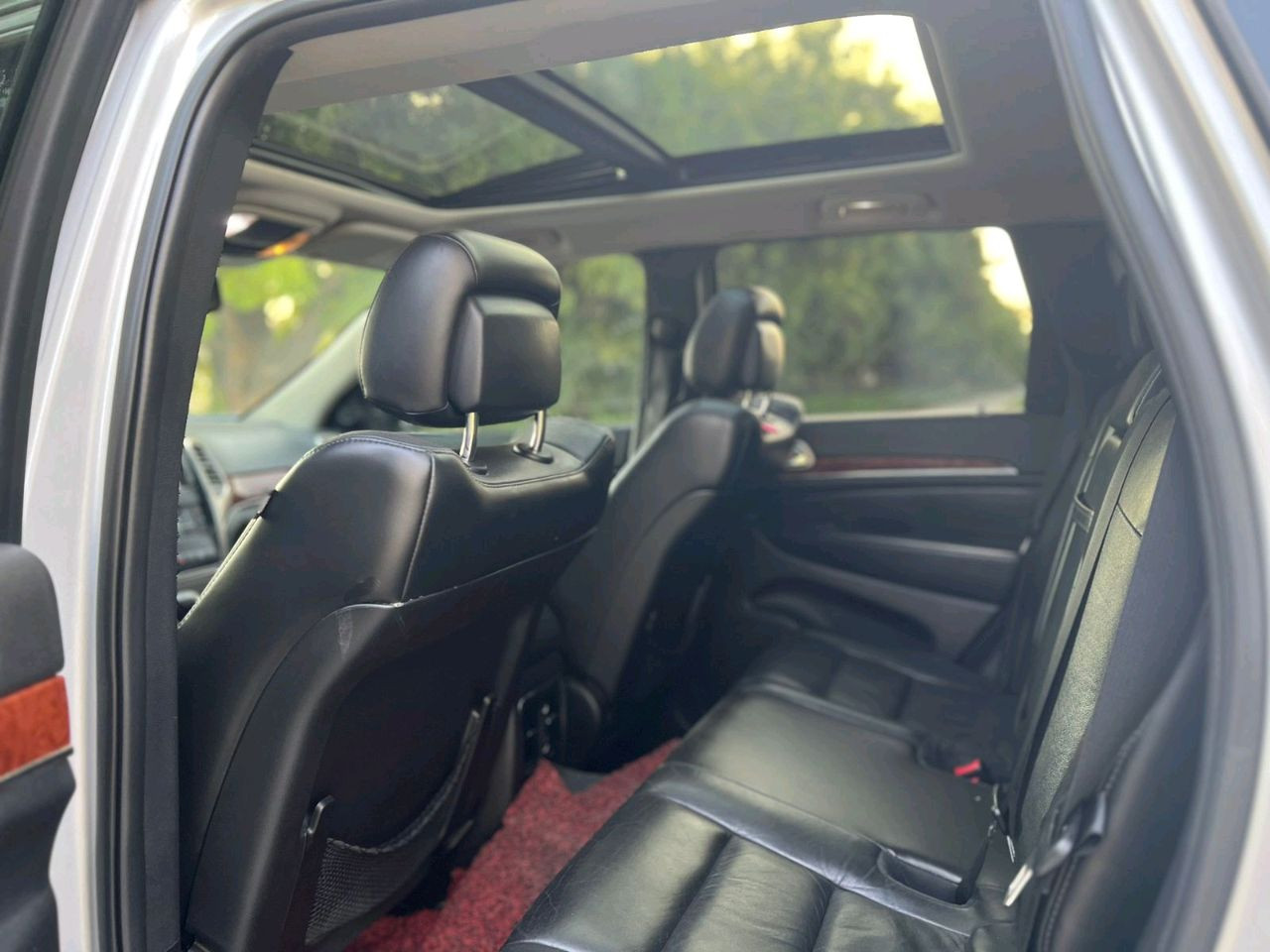Jeep Grand Cherokee - Image 9