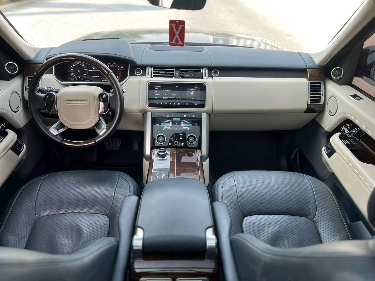Range Rover Vogue - Image 12