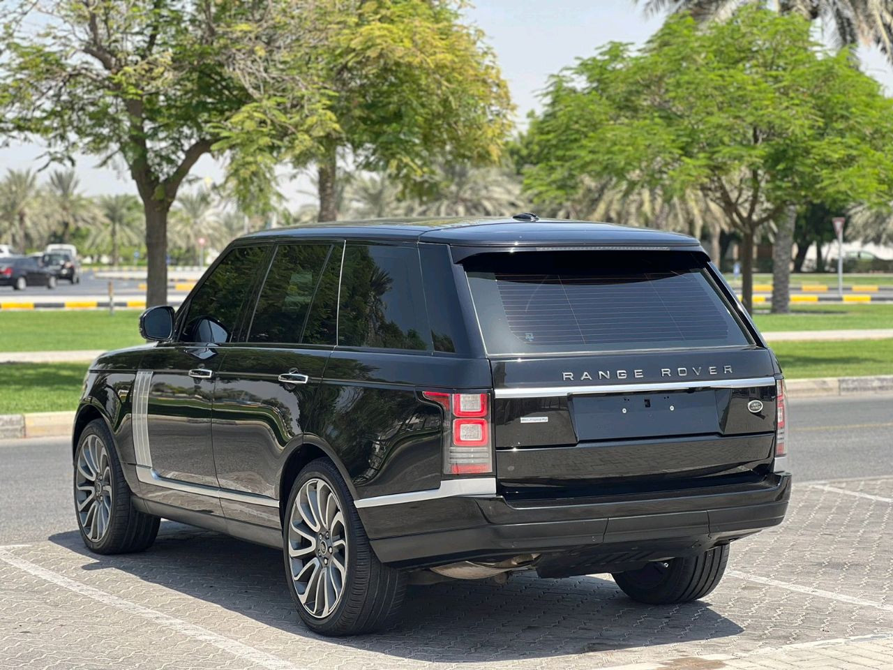 Range Rover Vogue - Image 11