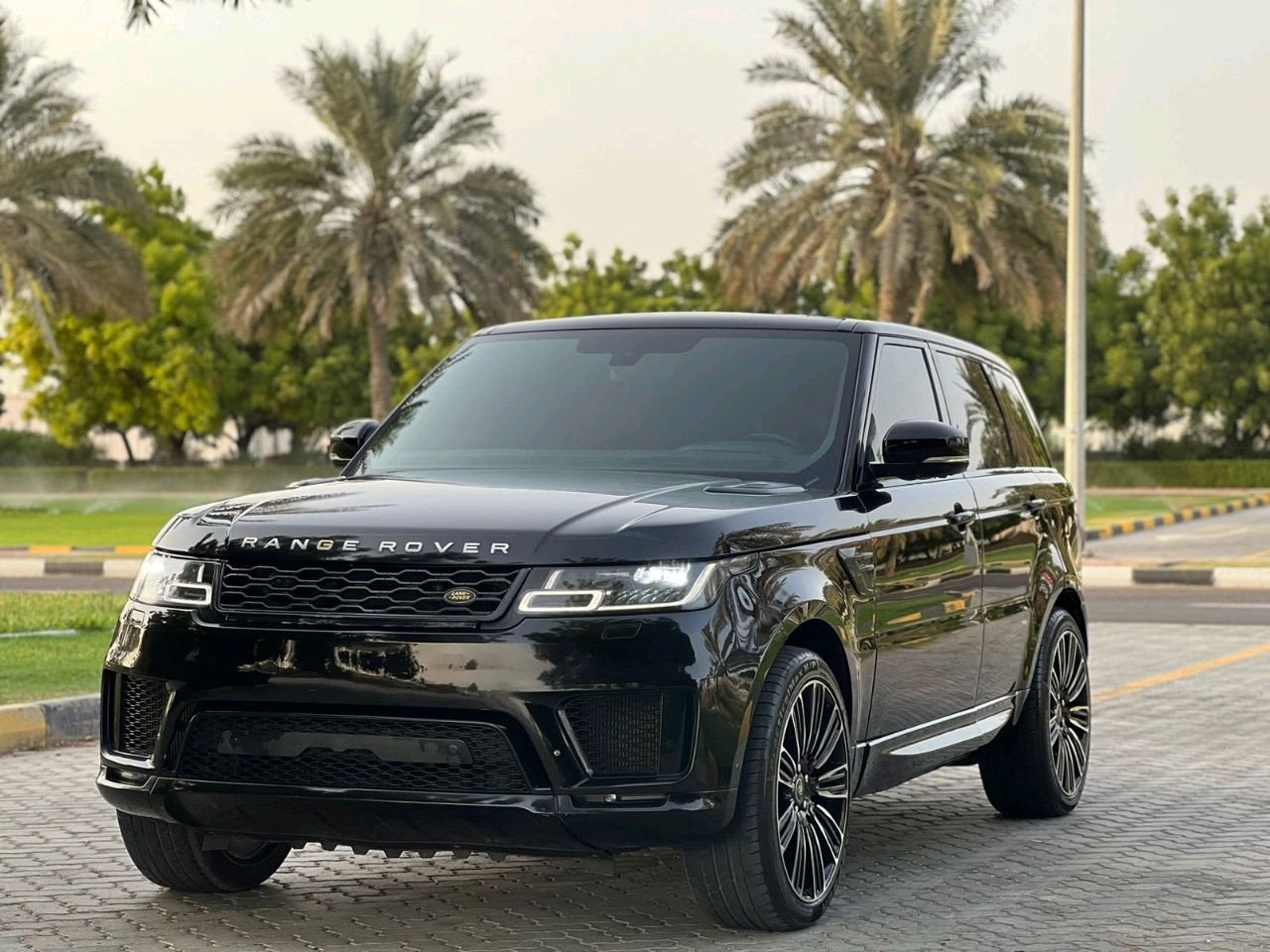 Range Rover Sport - Image 3