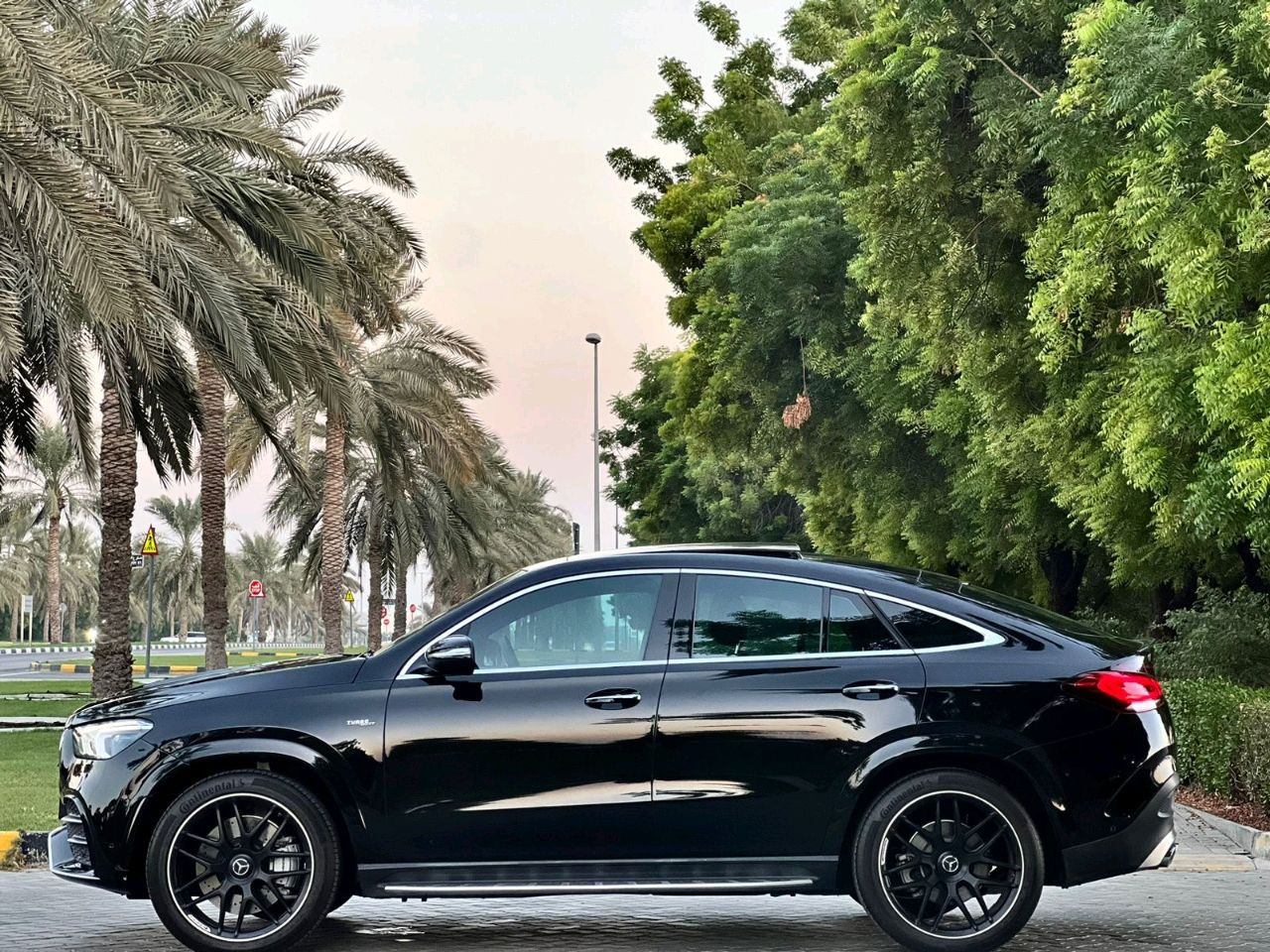 Mercedes Benz GLE SUV - Image 10