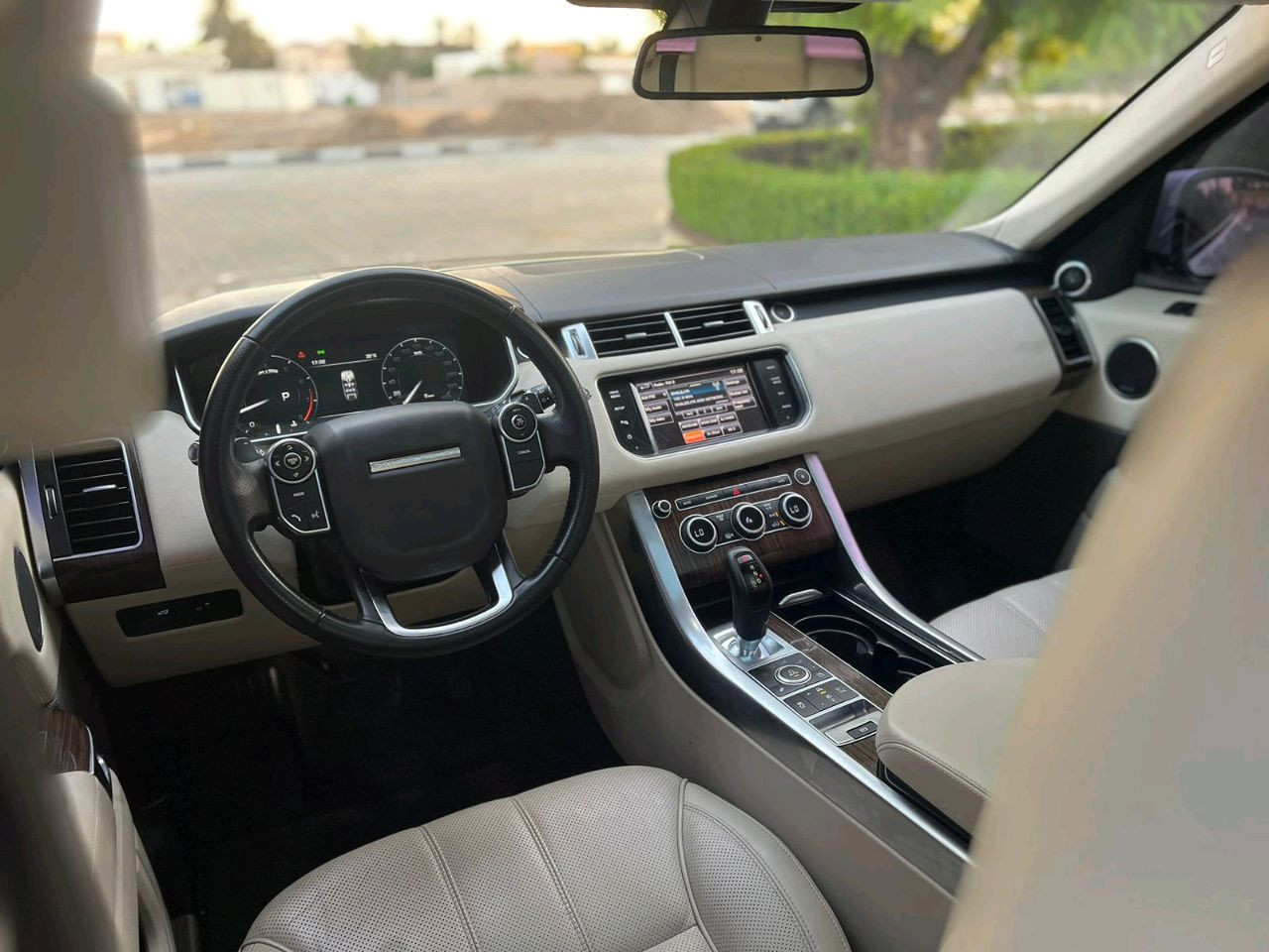 Range Rover Sport SVR - Image 8