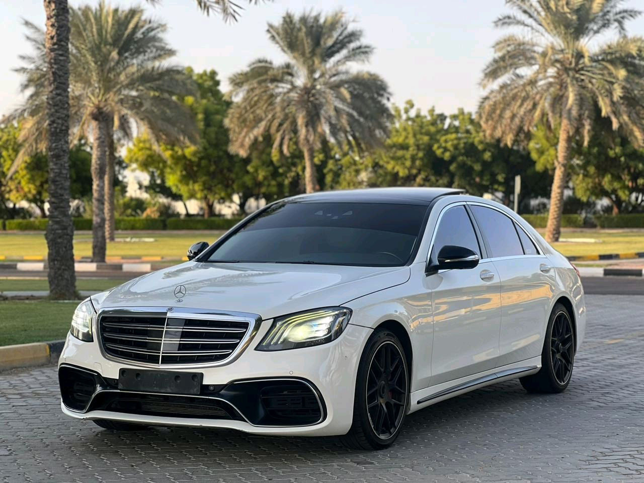 Mercedes Benz S-Class - Image 10