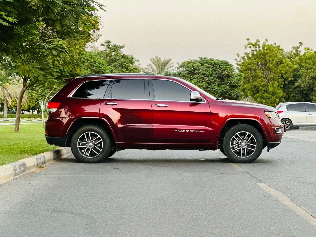 Jeep Grand Cherokee - Image 4