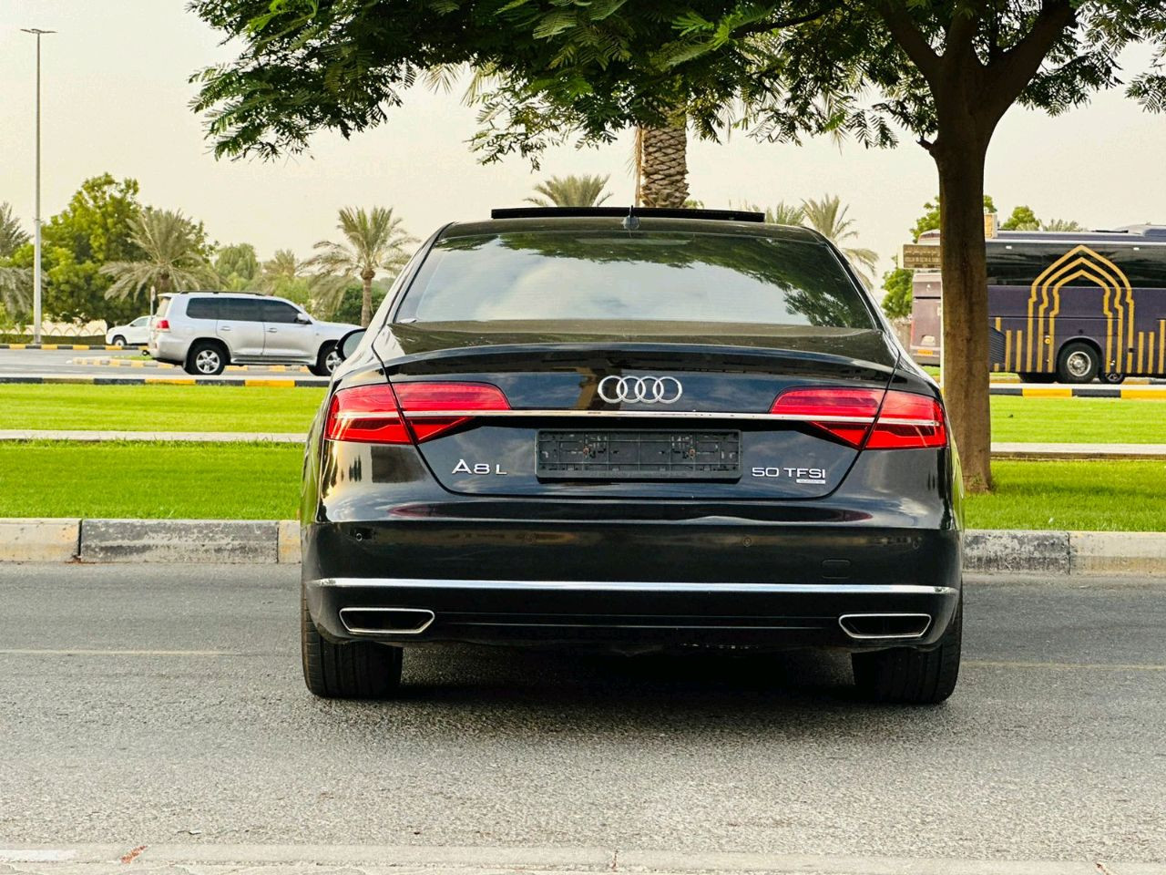 Audi A8 - Image 12