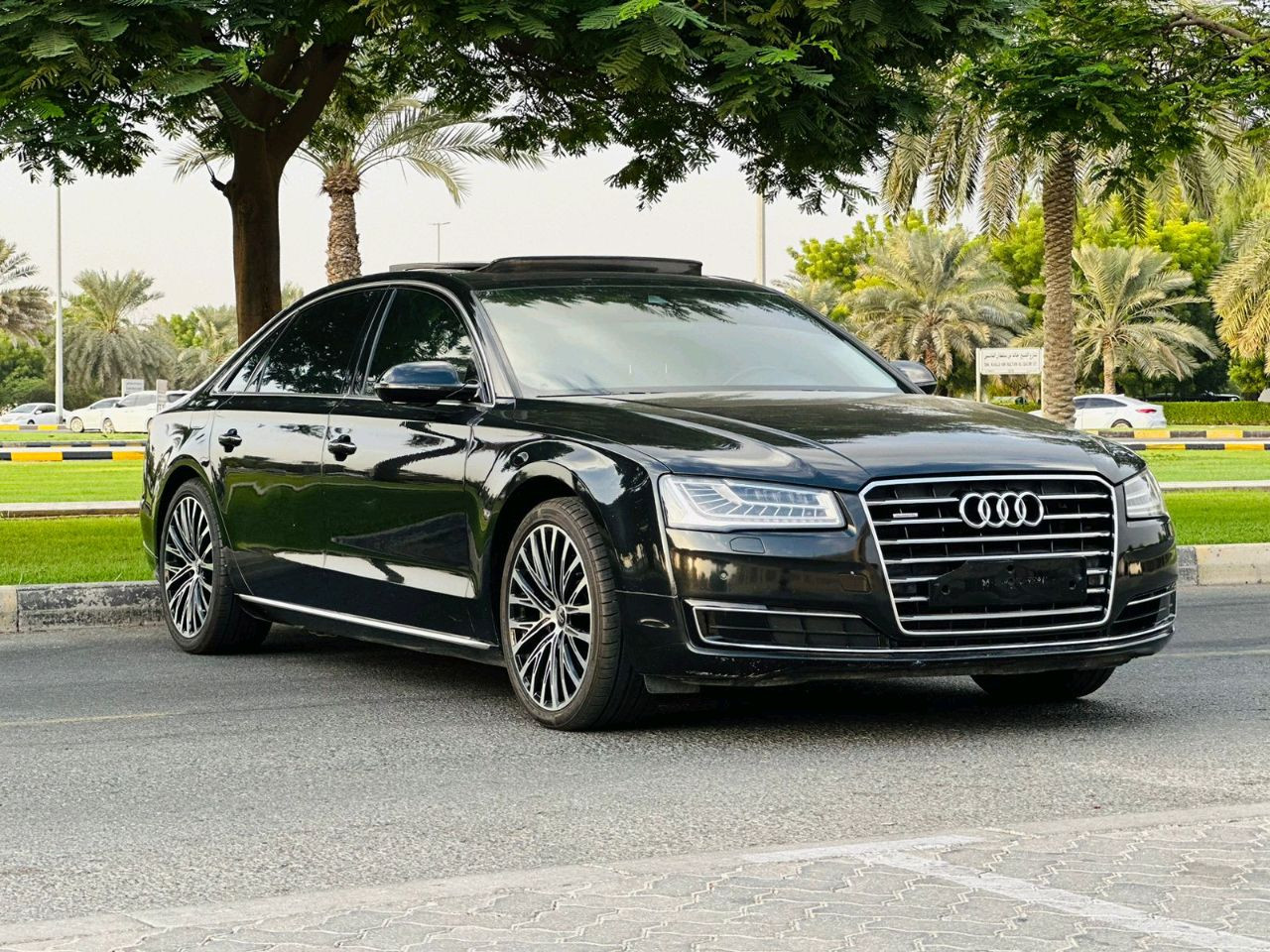 Audi A8 - Image 7