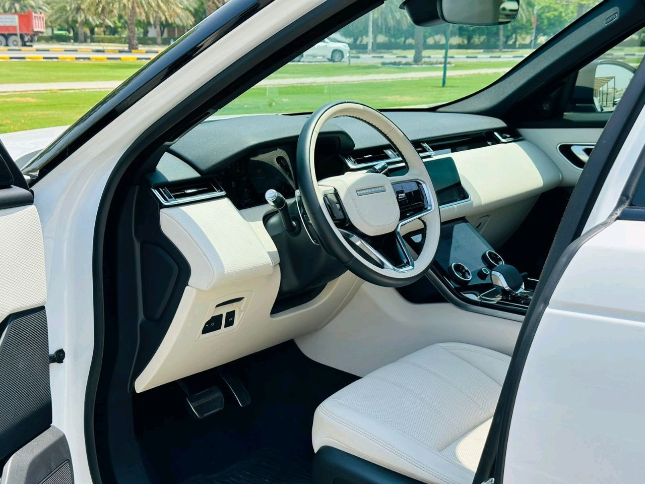 Range Rover VELAR - Image 5