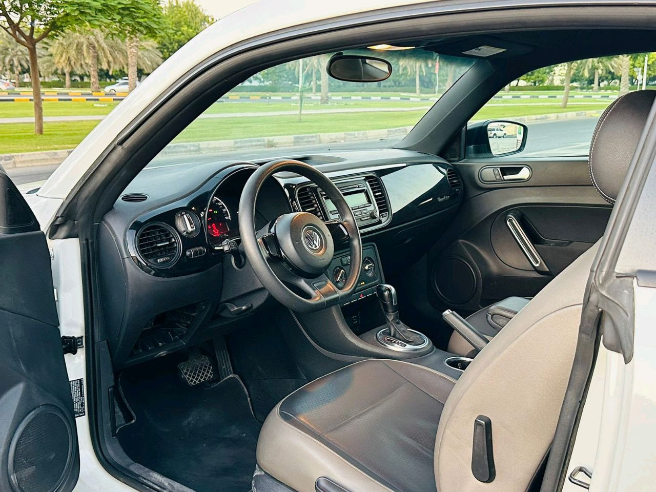 Volkswagen Beetle - Image 5