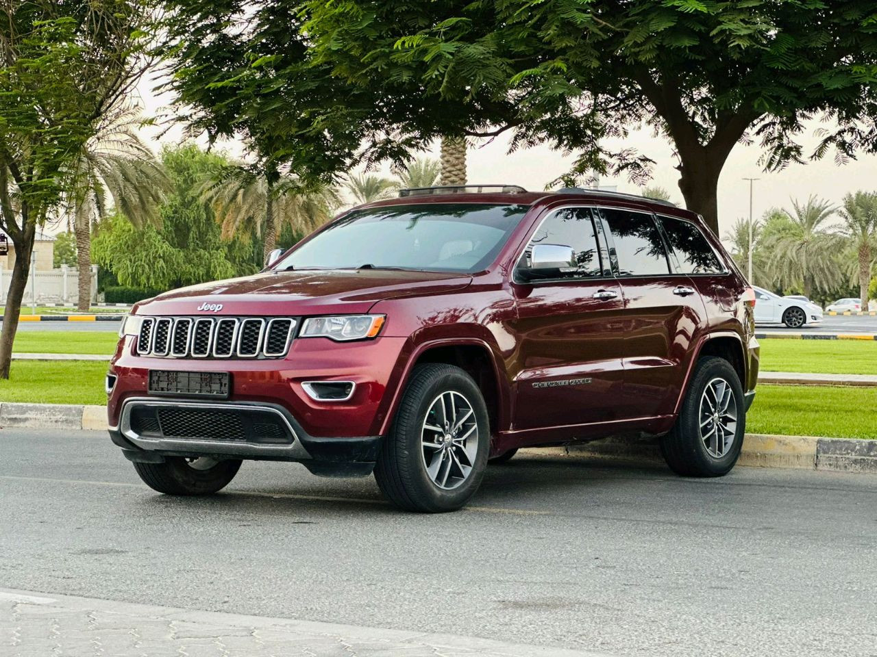 Jeep Grand Cherokee - Image 10