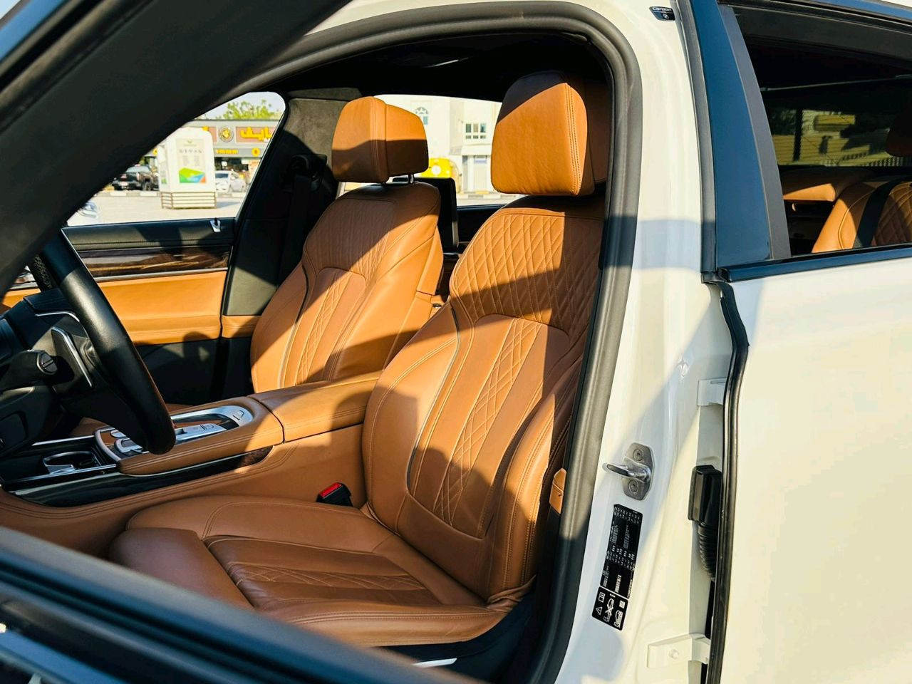 BMW 7-Series - Image 3