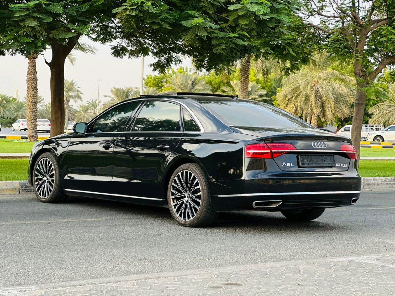 Audi A8 - Image 5
