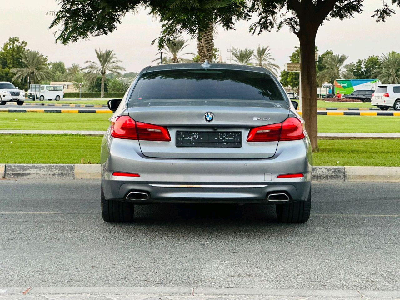 BMW 5-Series - Image 5