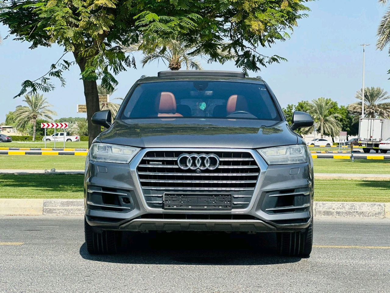 Audi Q7 - Image 2