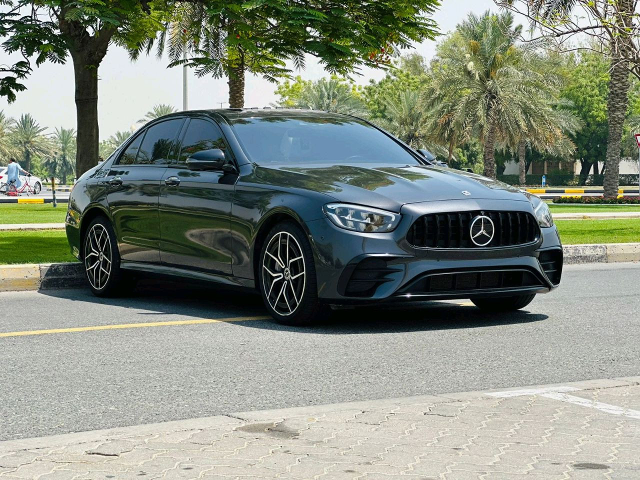 Mercedes Benz E-Class - Image 8