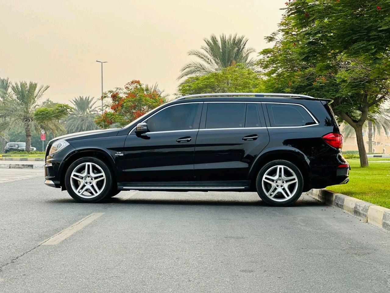 Mercedes Benz GL - Image 10