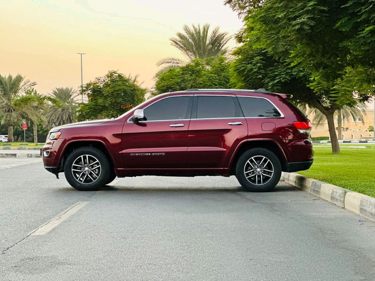 Jeep Grand Cherokee - Image 3