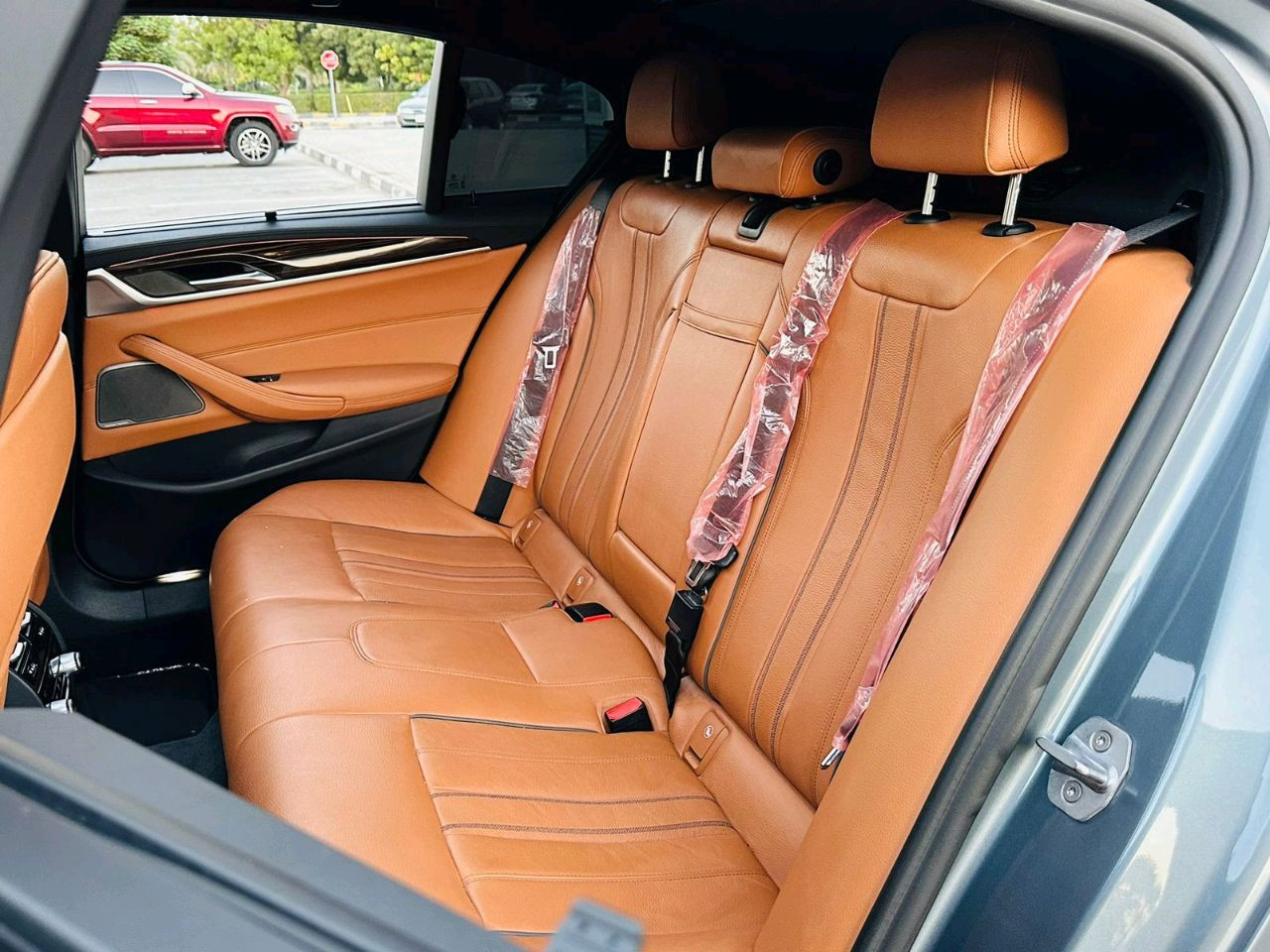 BMW 5-Series - Image 7