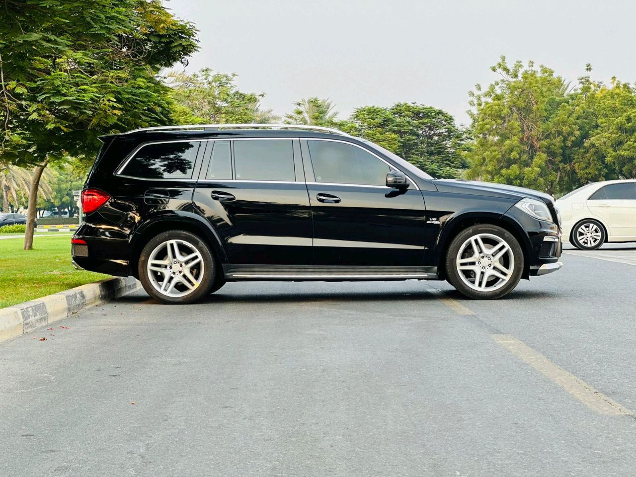 Mercedes Benz GL - Image 3