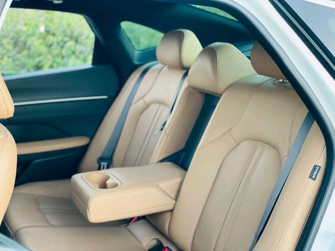 Hyundai Sonata - Image 4
