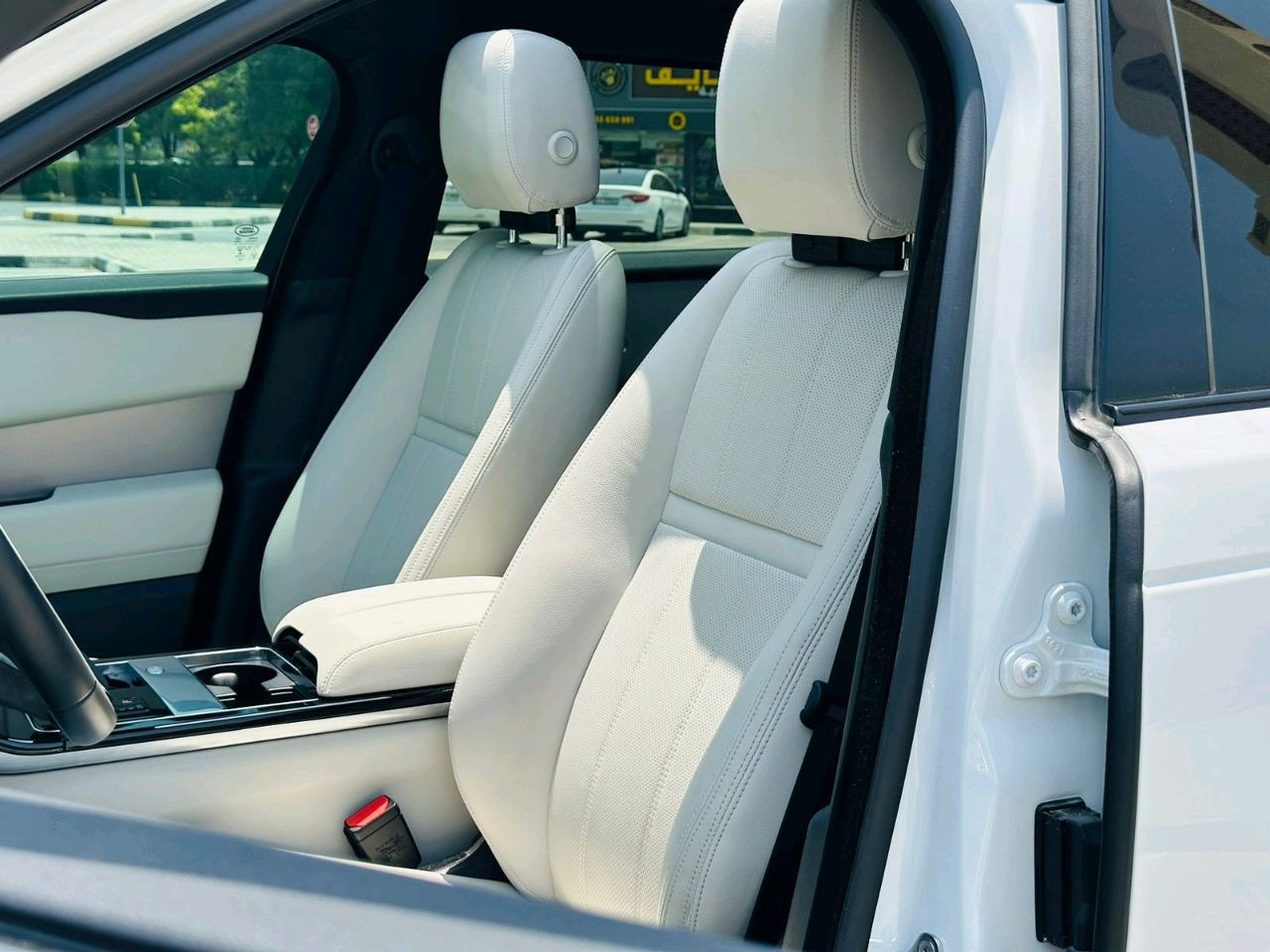 Range Rover VELAR - Image 7