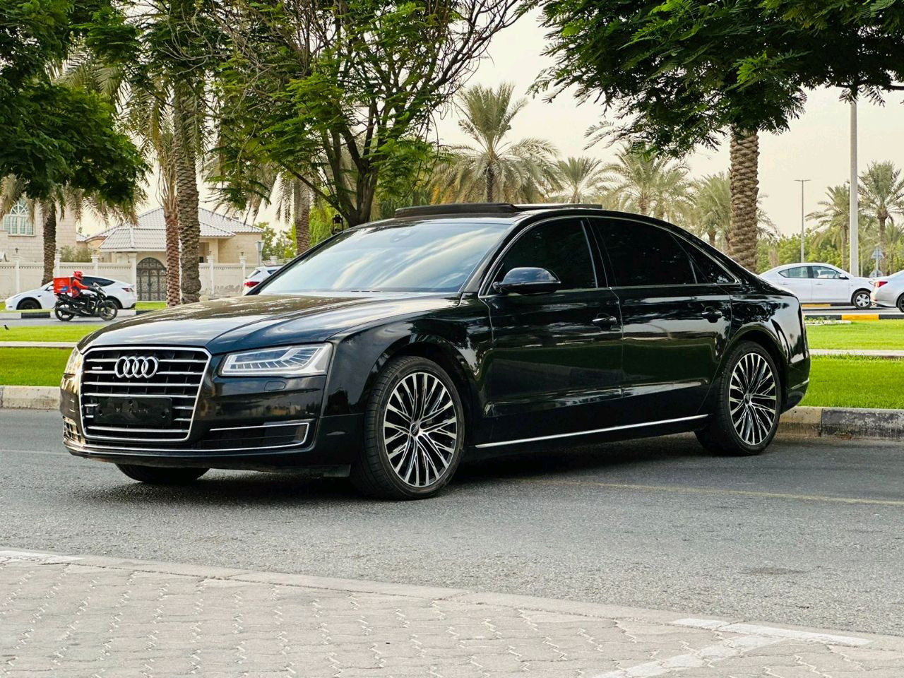 Audi A8 - Image 11