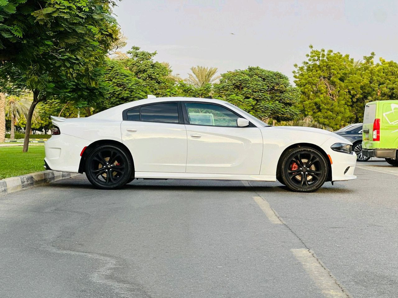 Dodge Charger - Image 9