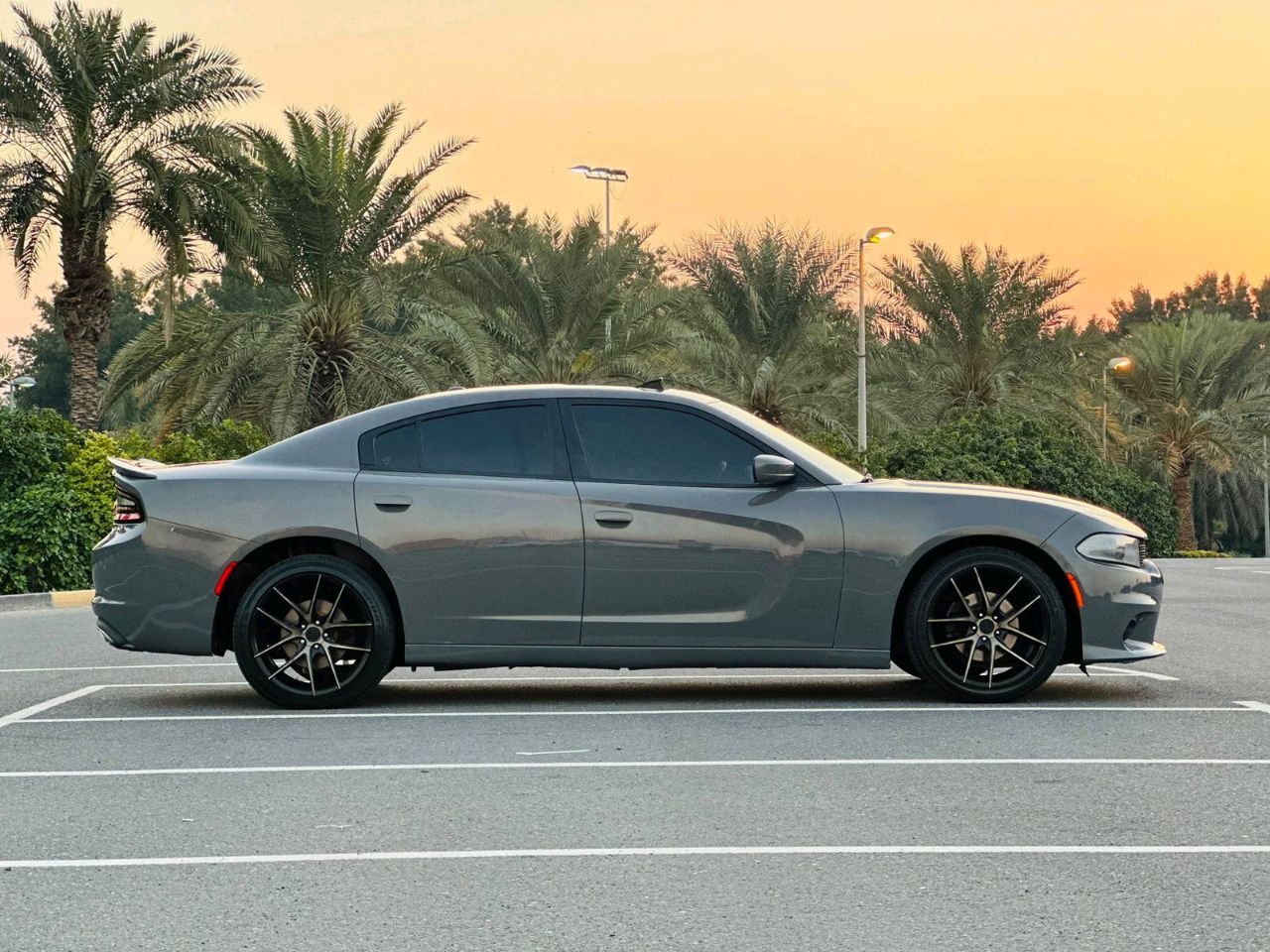 Dodge Charger - Image 4