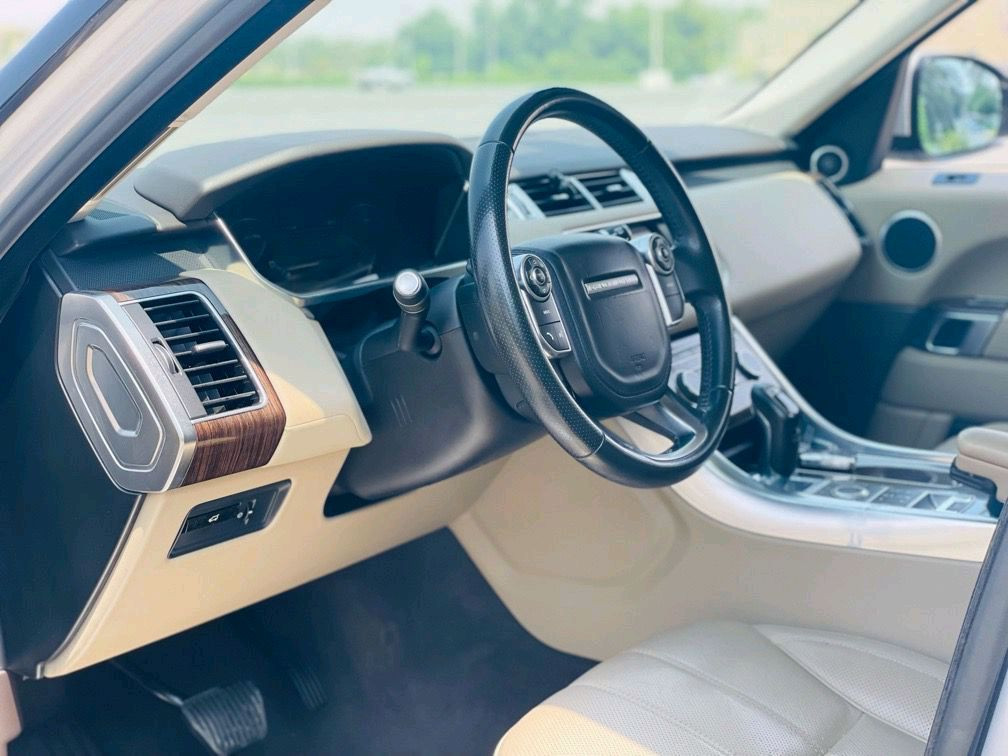 Range Rover Sport - Image 12