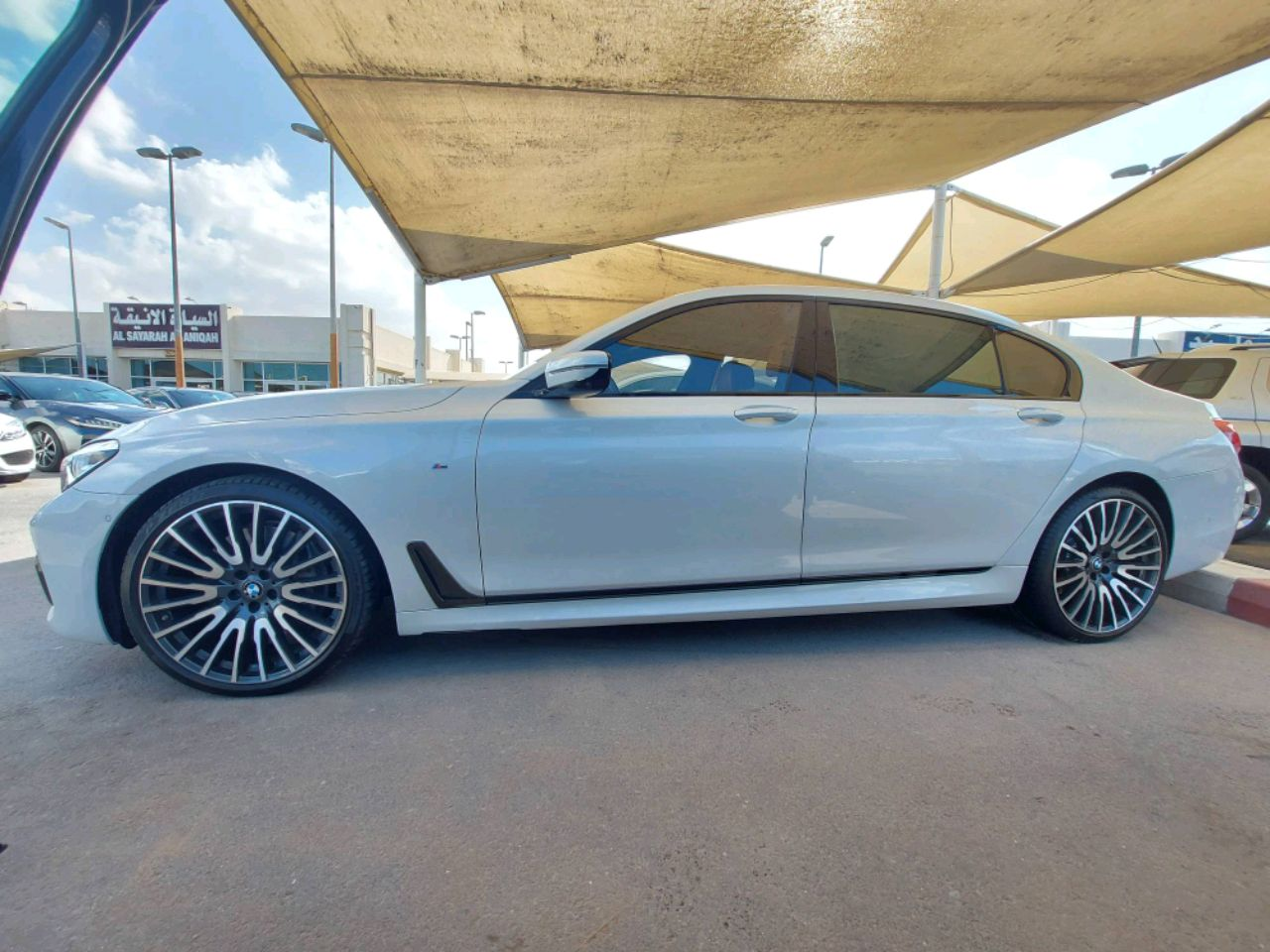 BMW 7-Series - Image 4