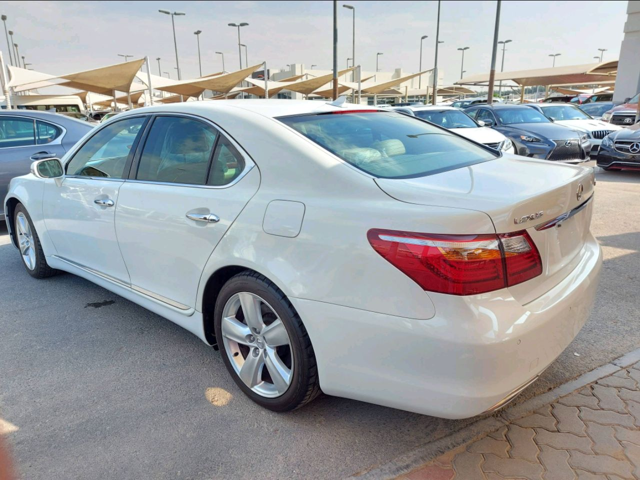 Lexus LS-Series - Image 3