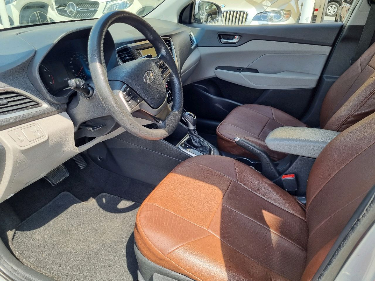 Hyundai Accent - Image 10
