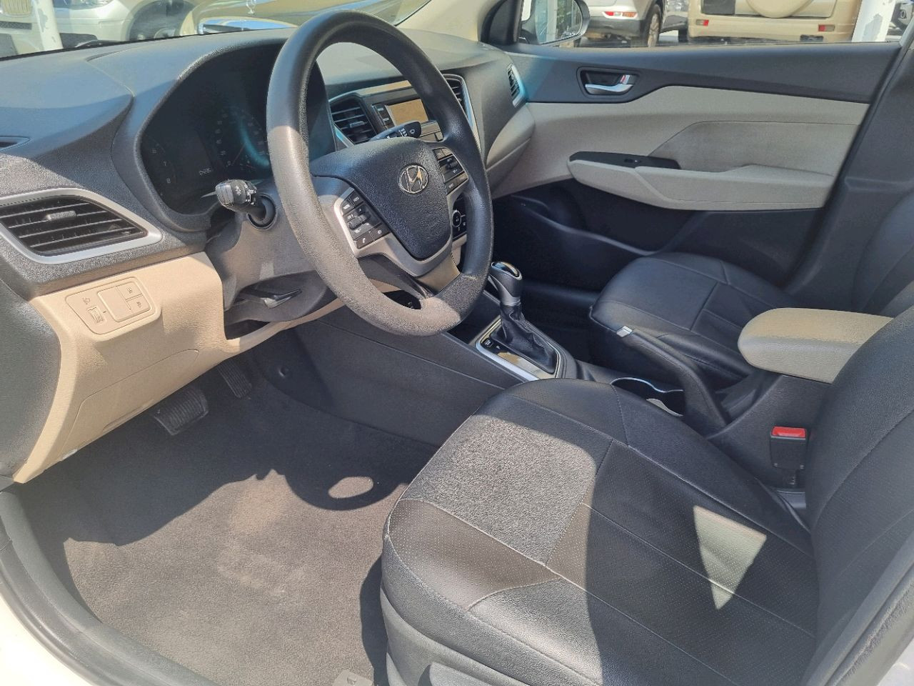 Hyundai Accent - Image 7