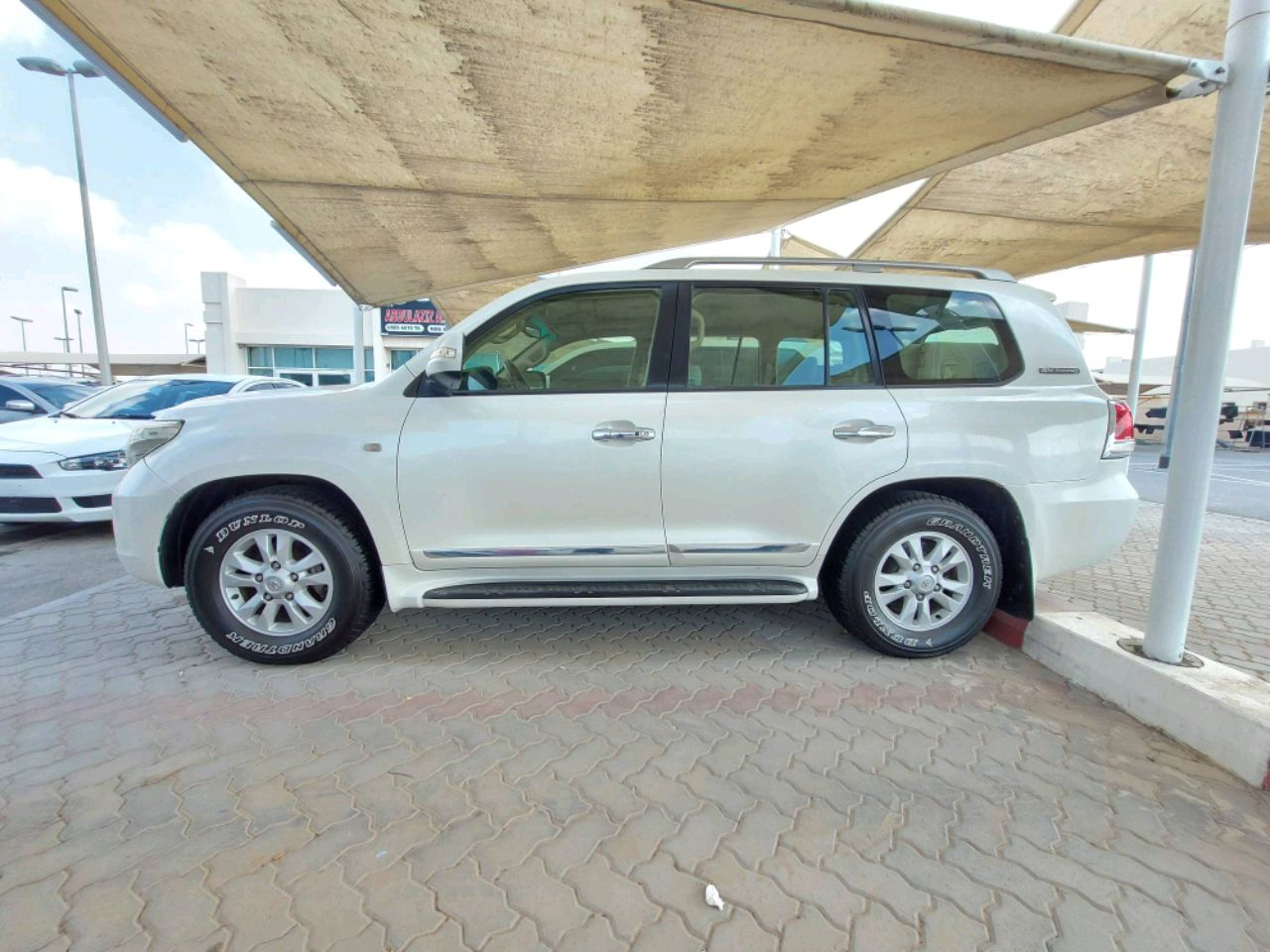 Toyota Land Cruiser - Image 5