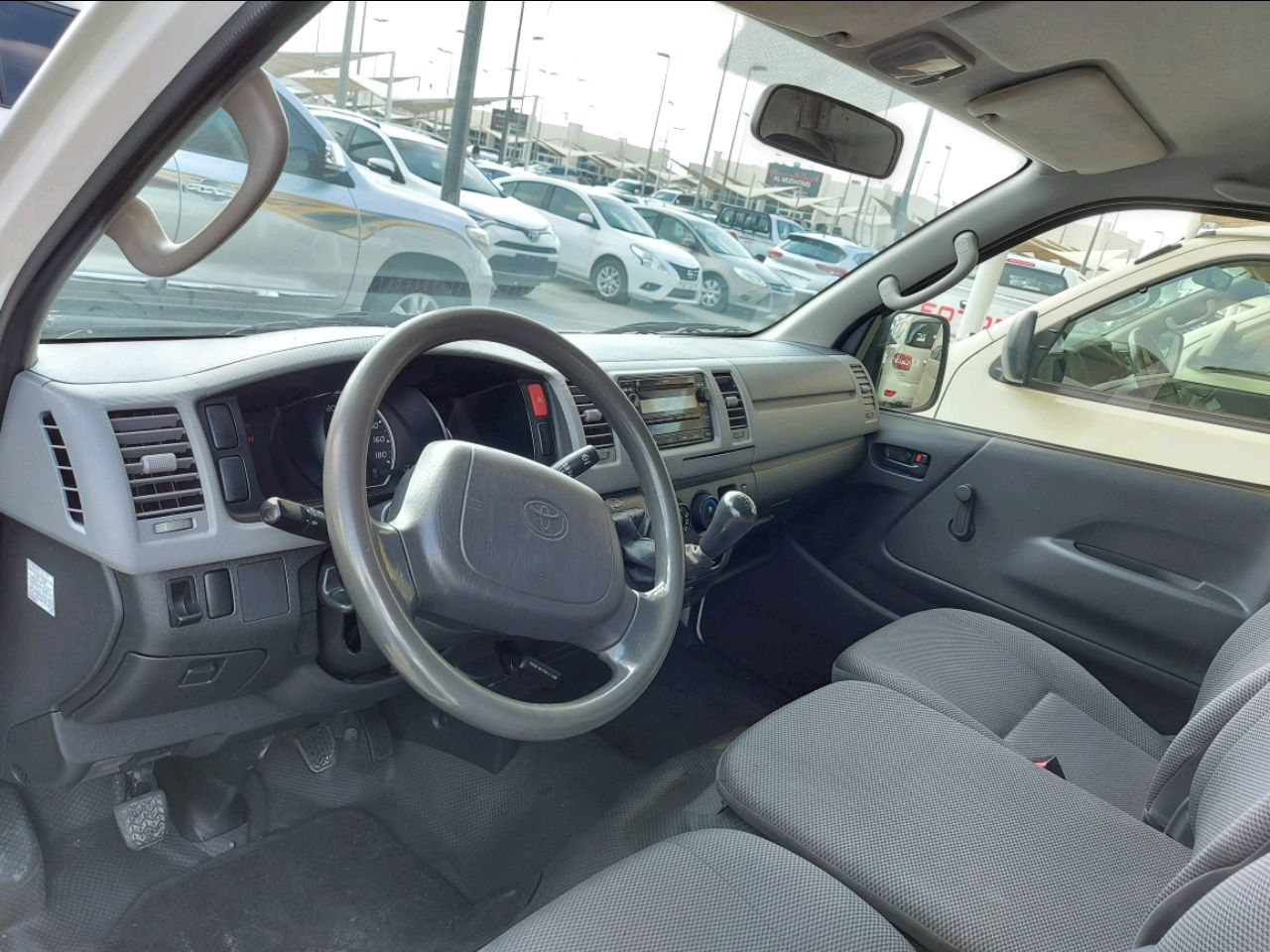 Toyota Hiace - Image 6